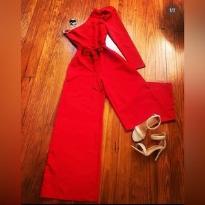 NWT Women’s One Shoulder Jumpsuit Size Large